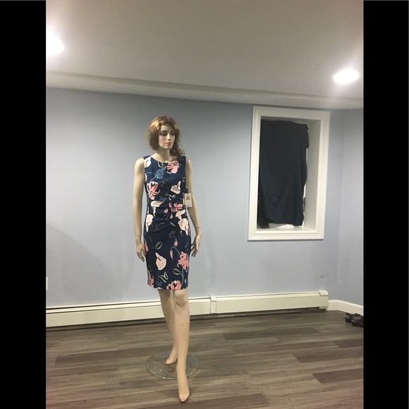 Ivanka Trump Dresses & Skirts - Flirty floral dress